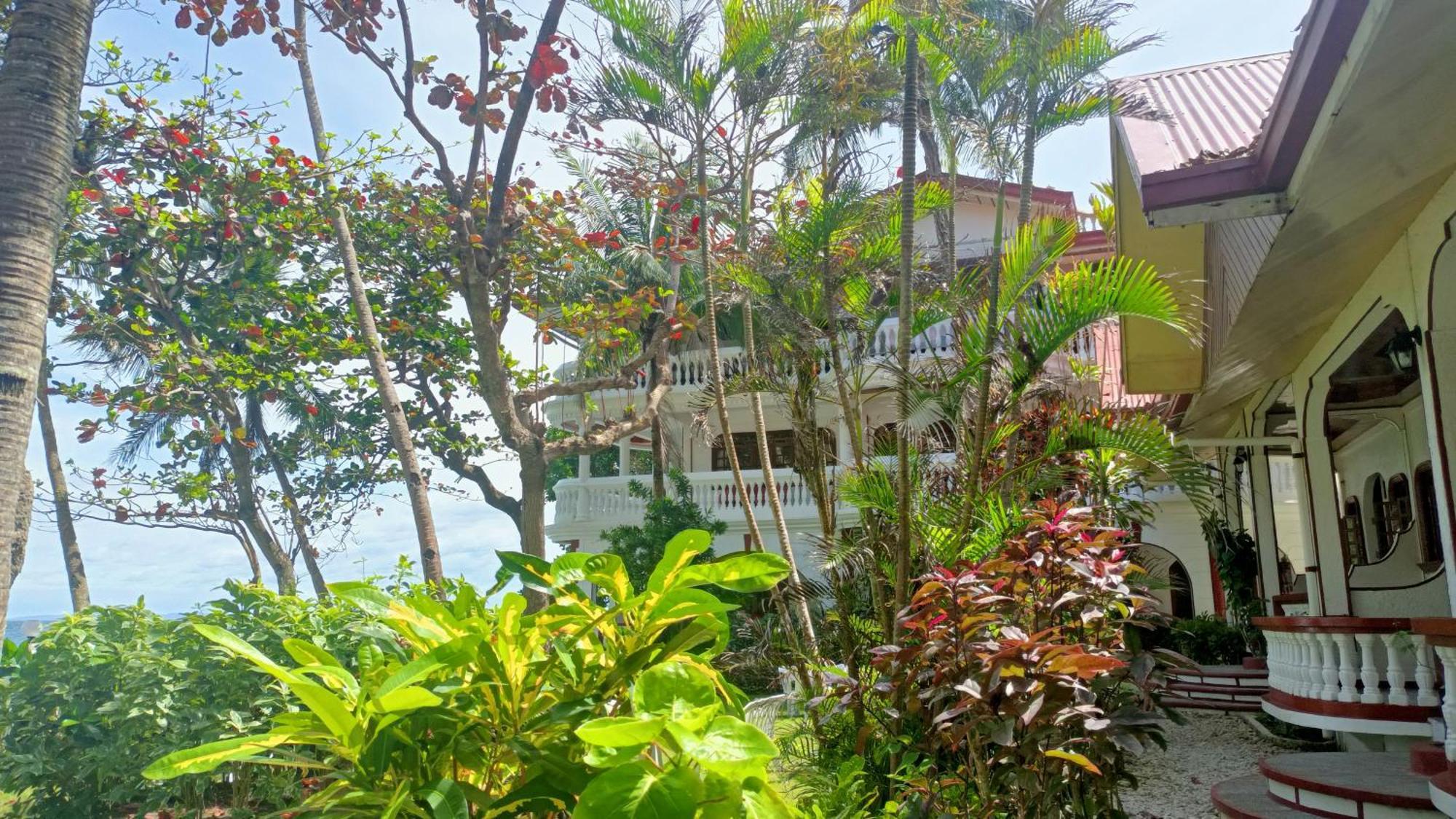 Blue Crystal Beach Resort Puerto Galera Εξωτερικό φωτογραφία