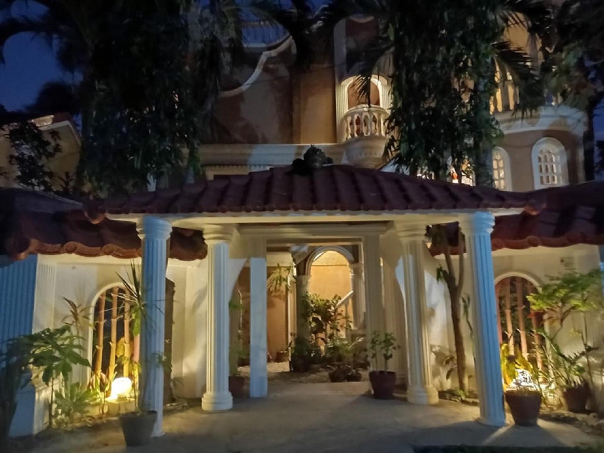 Blue Crystal Beach Resort Puerto Galera Εξωτερικό φωτογραφία