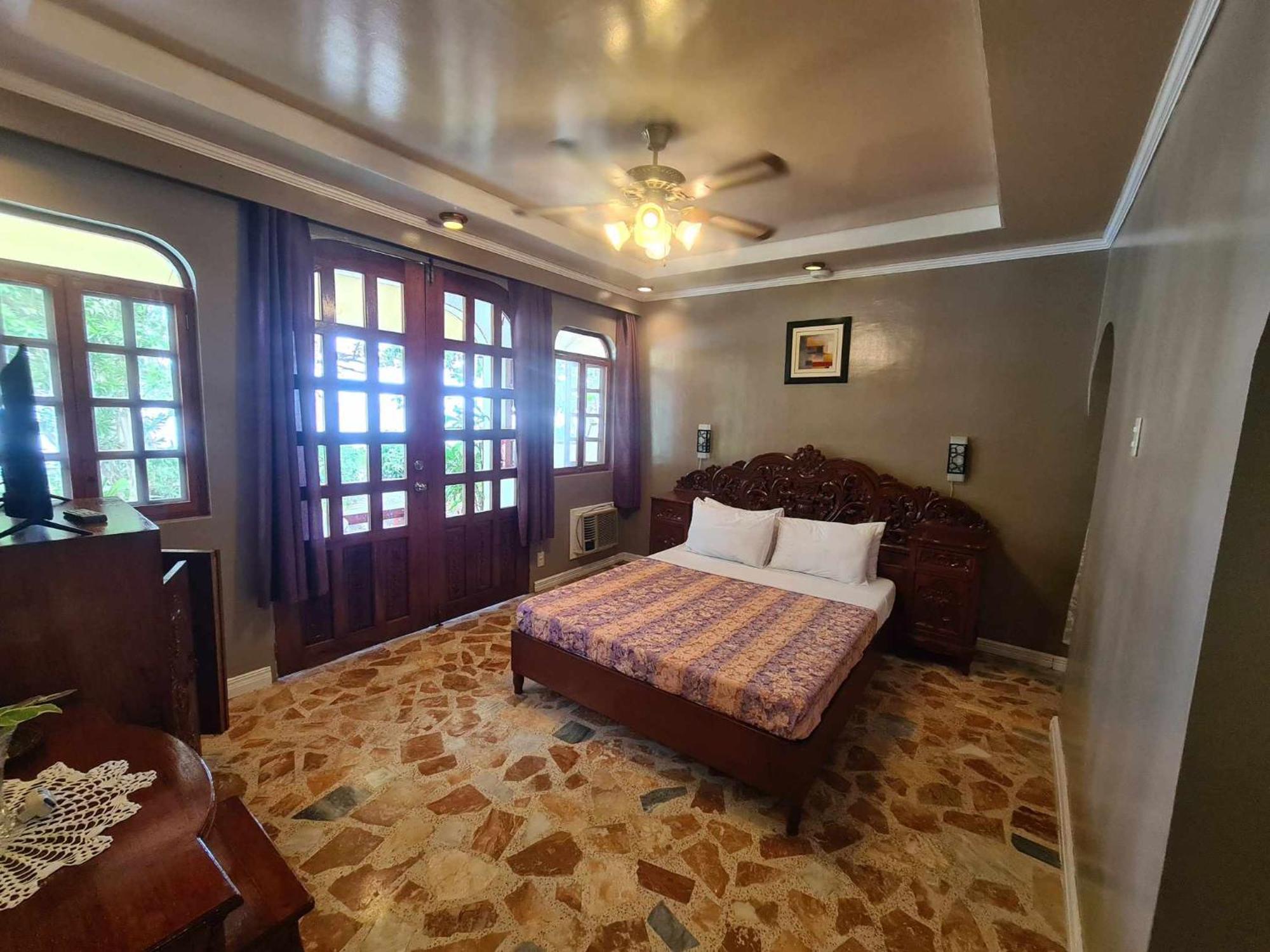 Blue Crystal Beach Resort Puerto Galera Εξωτερικό φωτογραφία