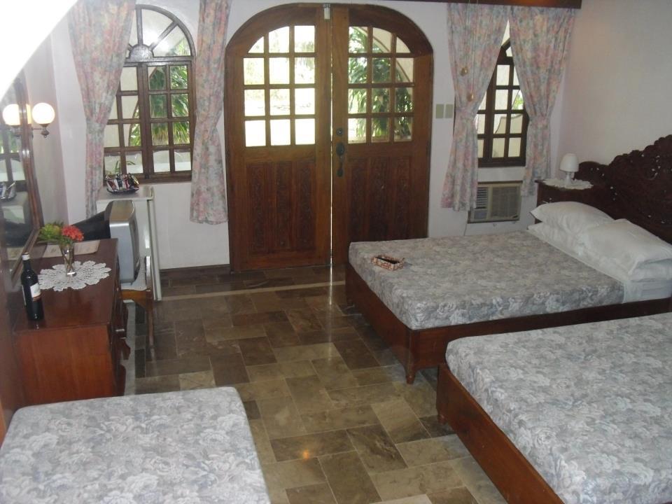 Blue Crystal Beach Resort Puerto Galera Εξωτερικό φωτογραφία