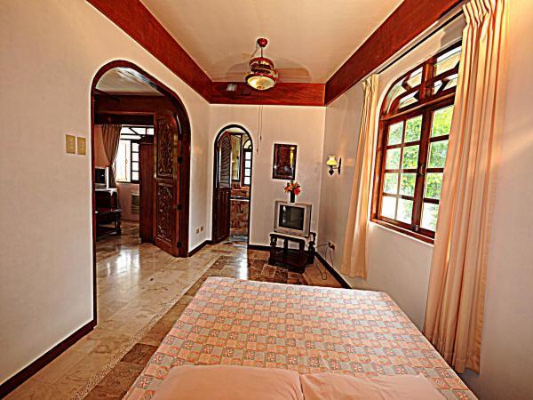 Blue Crystal Beach Resort Puerto Galera Εξωτερικό φωτογραφία