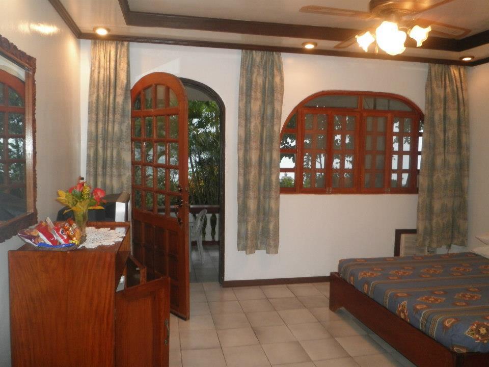 Blue Crystal Beach Resort Puerto Galera Εξωτερικό φωτογραφία