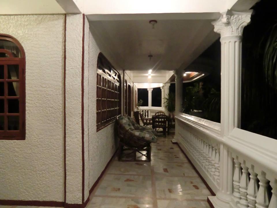 Blue Crystal Beach Resort Puerto Galera Εξωτερικό φωτογραφία